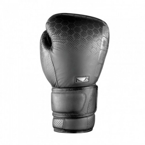 Боксерские перчатки Bad Boy Legacy 2.0 Black 16 ун.
