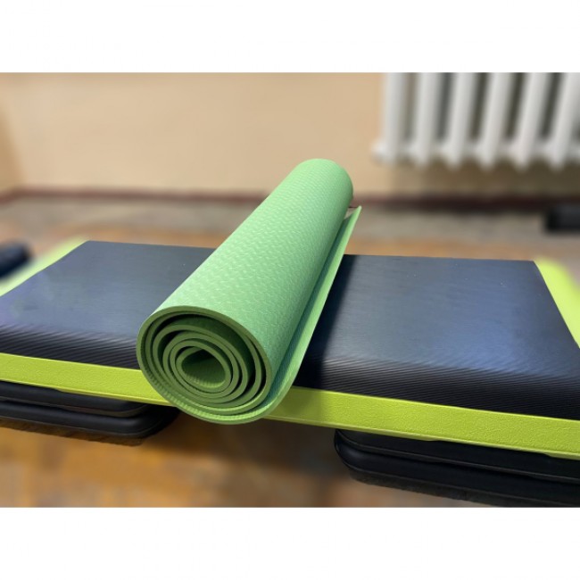 Мат гимнастический для йоги Jaguar 183x61x0,6 см зеленый.