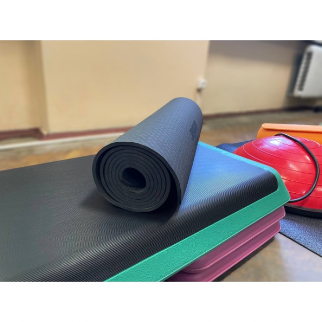 Мат гимнастический для йоги Jaguar 183x61x0,6 см черный