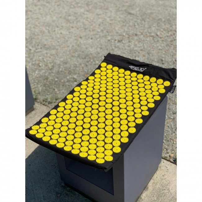 Аплікатор Кузнєцова / Масажний килимок акупунктурний 4FIZJO 72 x 42 см 4FJ0231 Black / Yellow